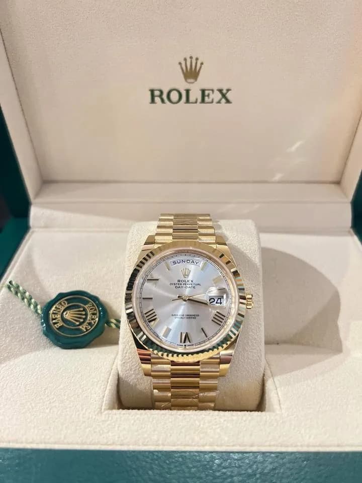 Rolex Day-Date 40 Day-Date 40 Silver Roman Dial 228238 luxury watch