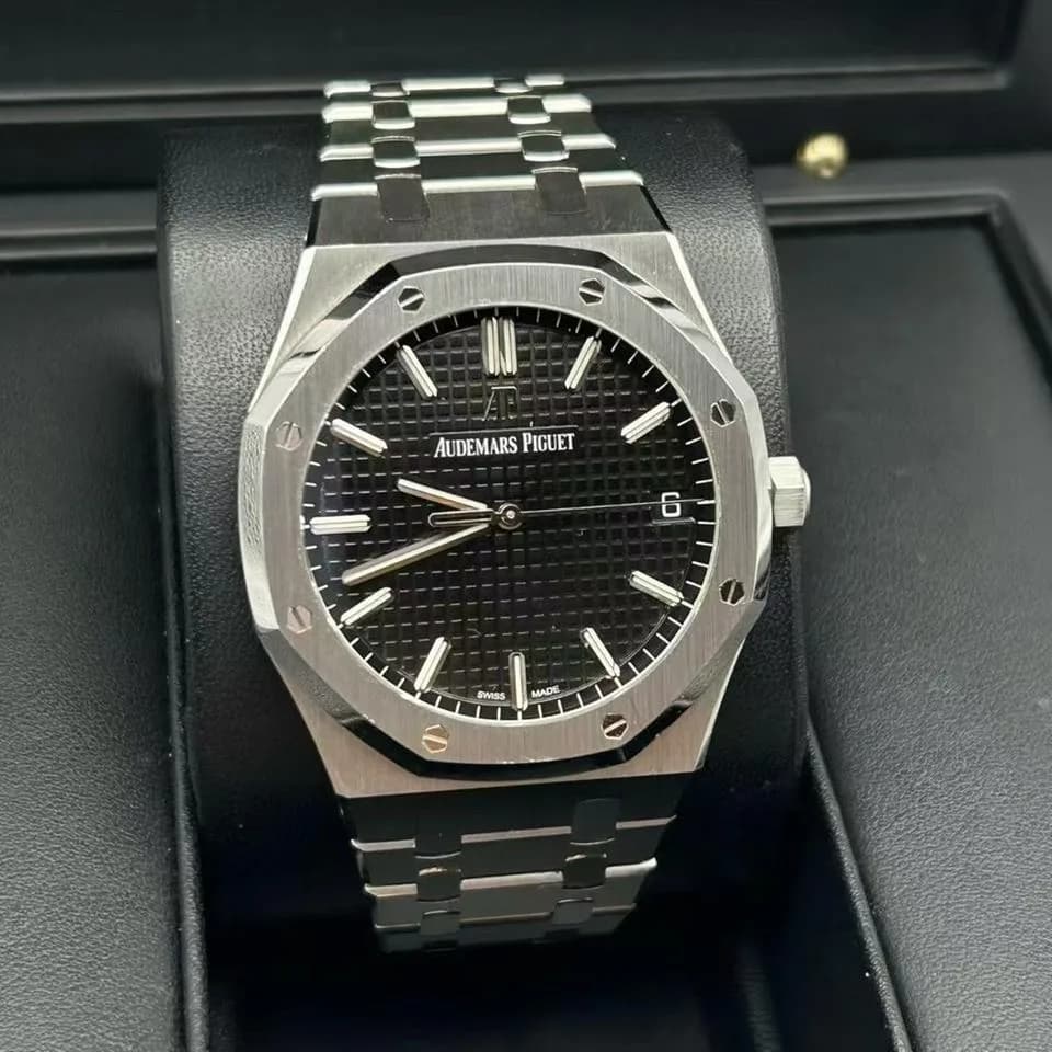 Audemars Piguet Royal Oak Black Dial 41 15500ST.OO.1220ST.03 luxury watch